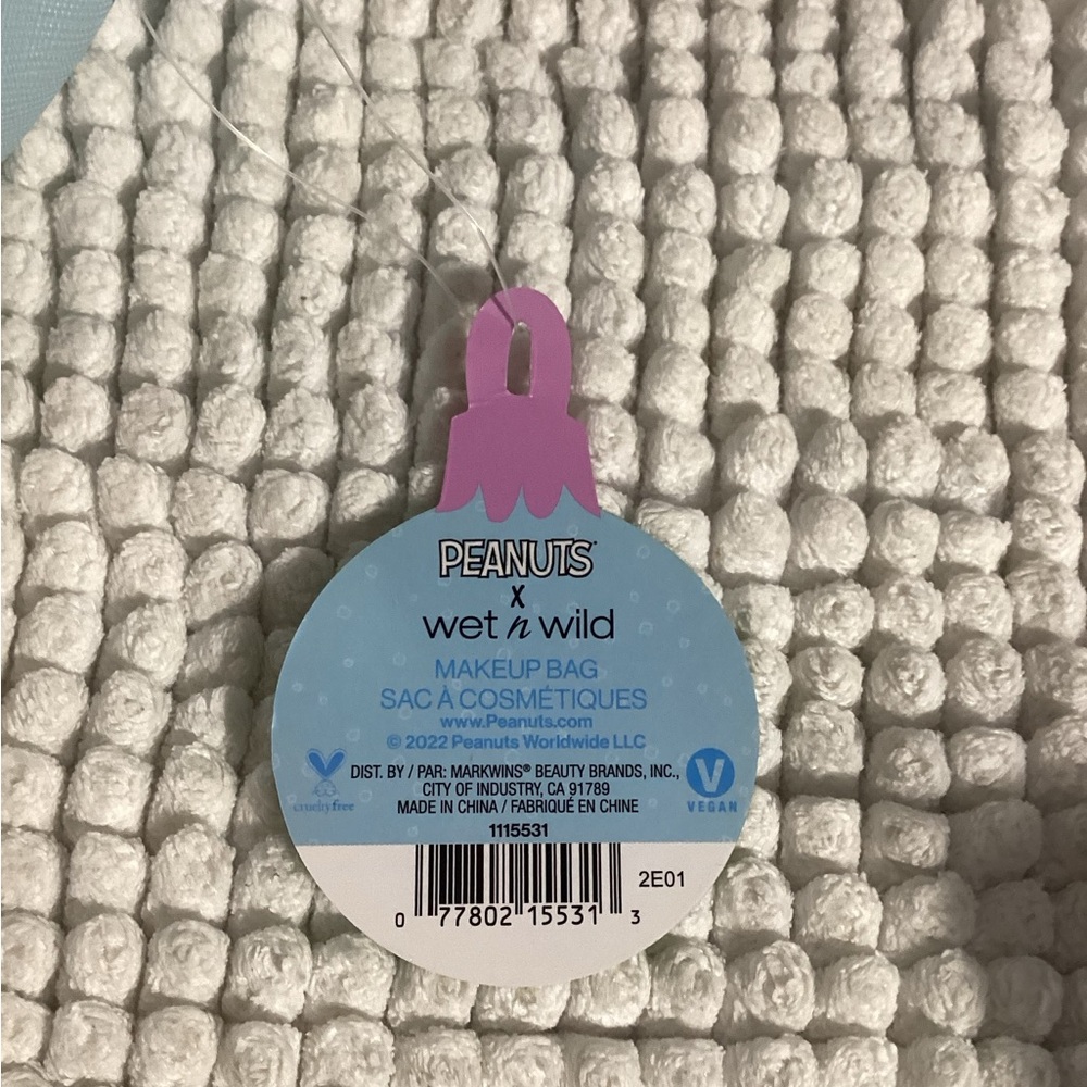 Wet n Wild Peanuts Snoopy Gang 5pc 2022 Set: Bag, Brushes, Sponges & MORE - Picture 13 of 14